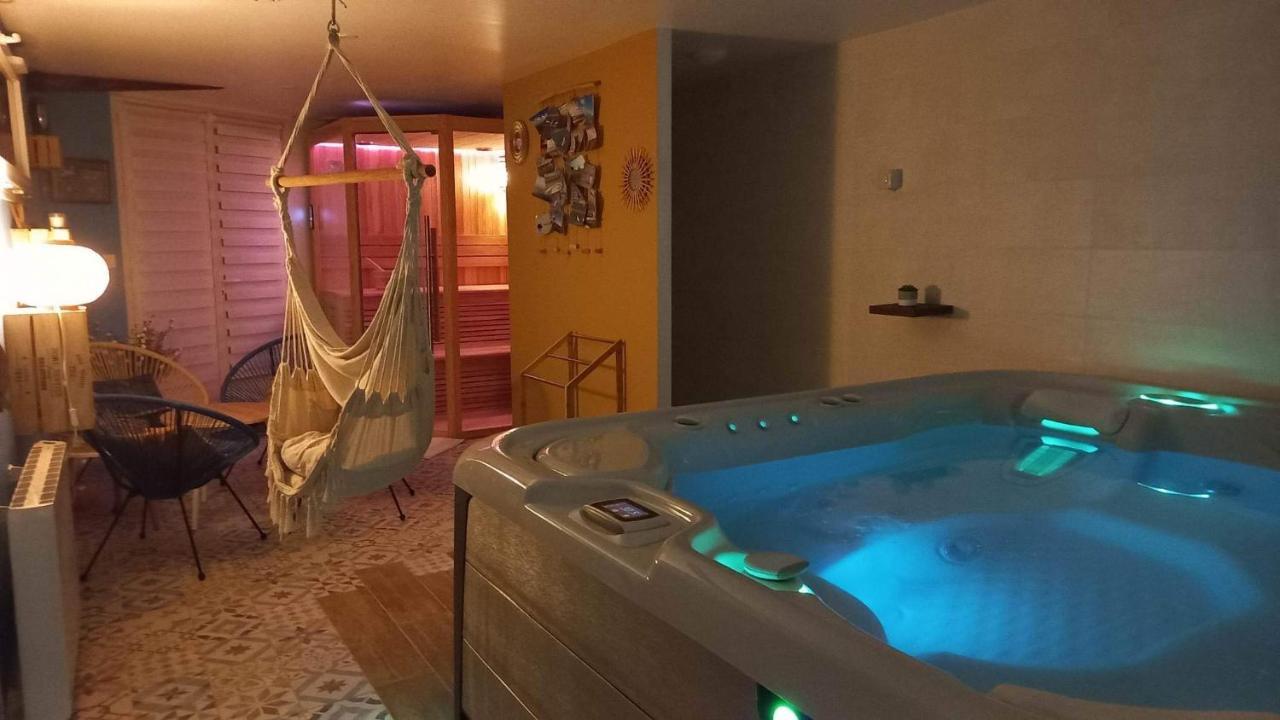 Les Pieds Dans L'eau... Au Chaud !!! Holiday home *